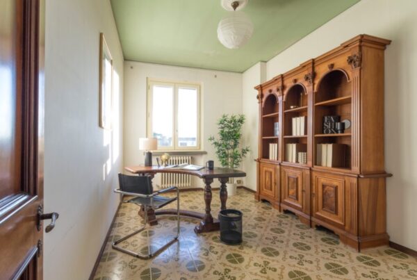 Sala da pranzo di una villetta a Bagno a Ripoli, home staging per la vendita